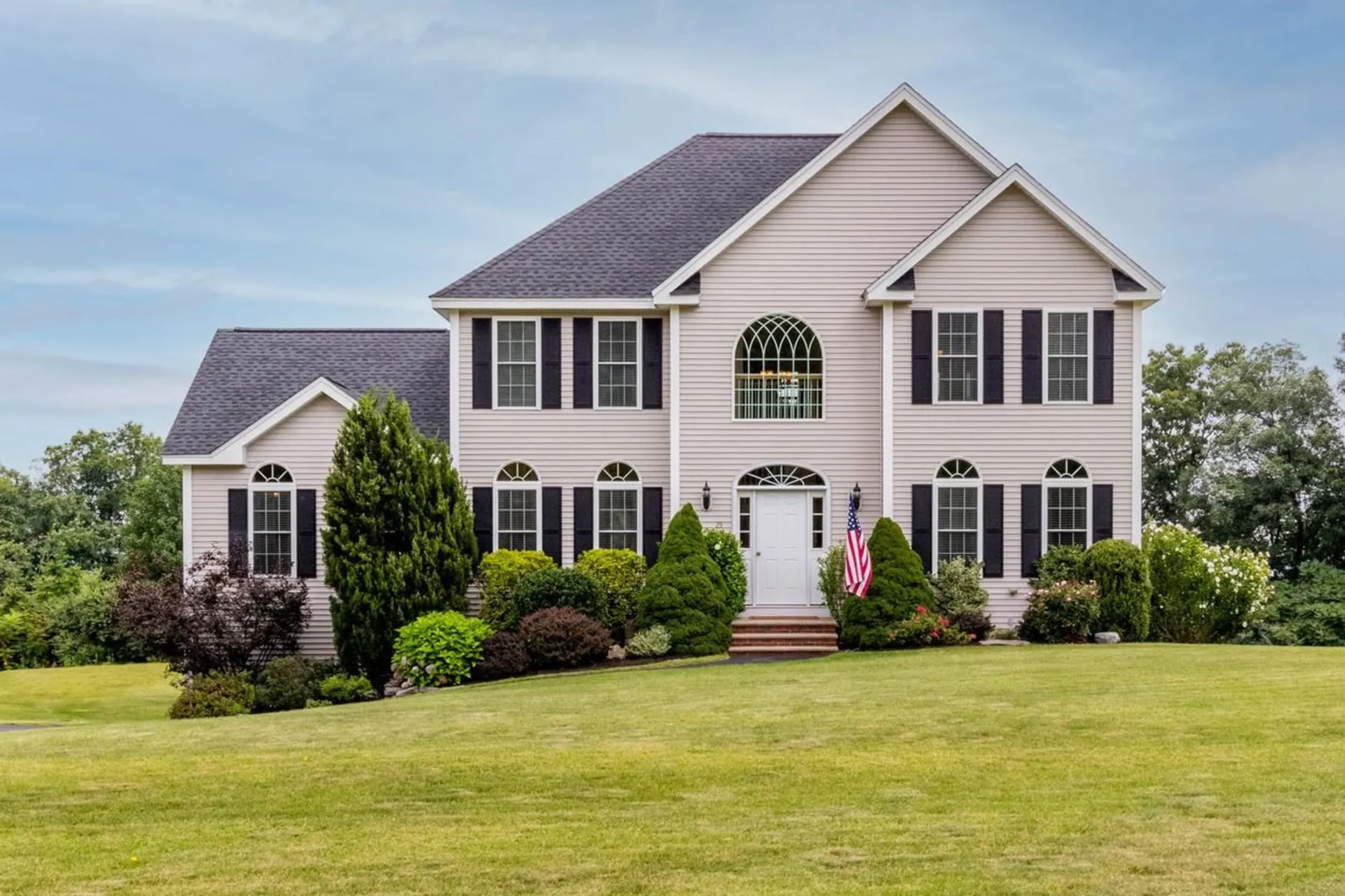 25 Collins Way Pelham NH 03076