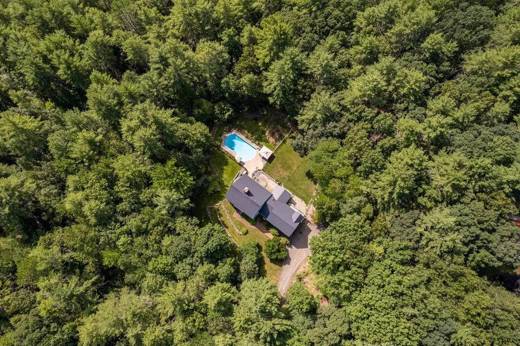 19 Sandy Brook Drive Durham NH 03824