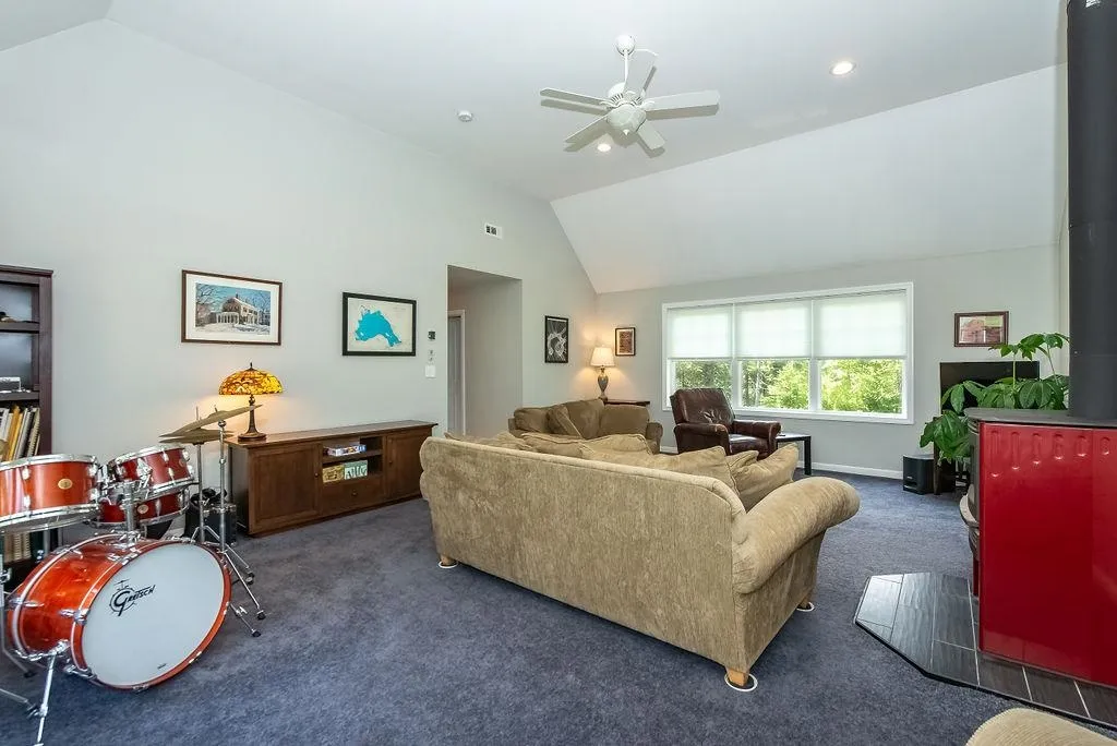 77 Oak Hill Road Barrington NH 03825