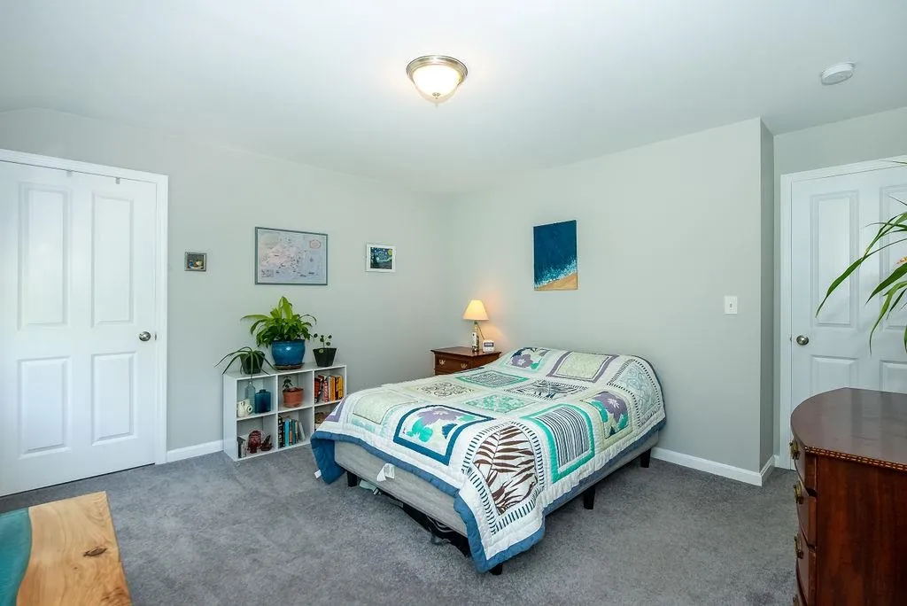 77 Oak Hill Road Barrington NH 03825