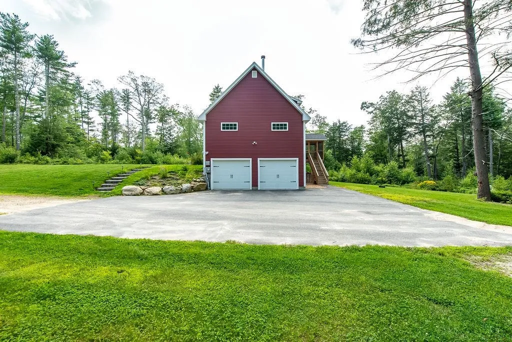 77 Oak Hill Road Barrington NH 03825