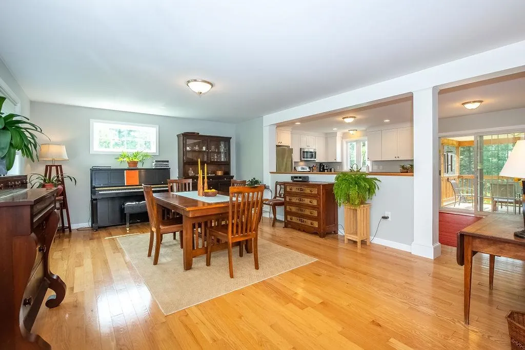 77 Oak Hill Road Barrington NH 03825