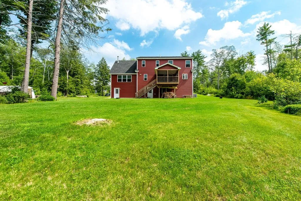 77 Oak Hill Road Barrington NH 03825