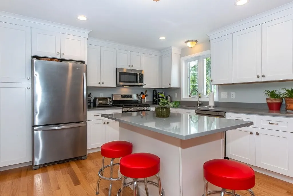 77 Oak Hill Road Barrington NH 03825
