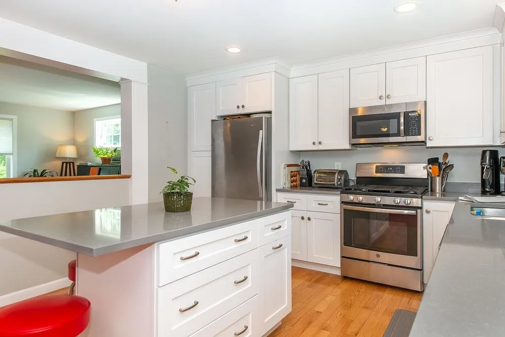 77 Oak Hill Road Barrington NH 03825