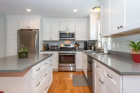77 Oak Hill Road Barrington NH 03825