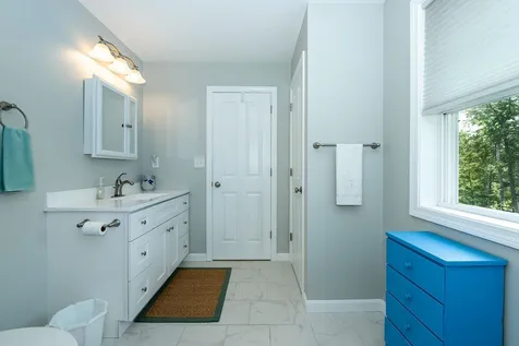 77 Oak Hill Road Barrington NH 03825