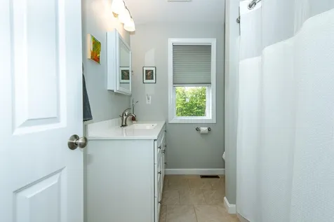 77 Oak Hill Road Barrington NH 03825