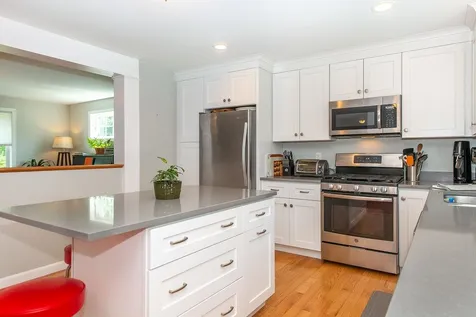 77 Oak Hill Road Barrington NH 03825