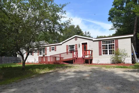 18 Red Fox Crossing Hillsborough NH 03244