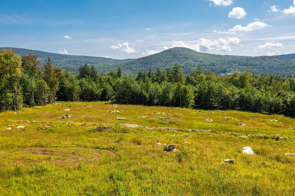30 Hobart Road Londonderry VT 05148