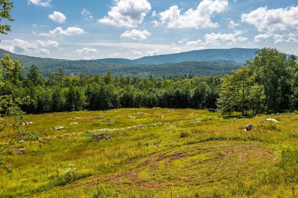 30 Hobart Road Londonderry VT 05148