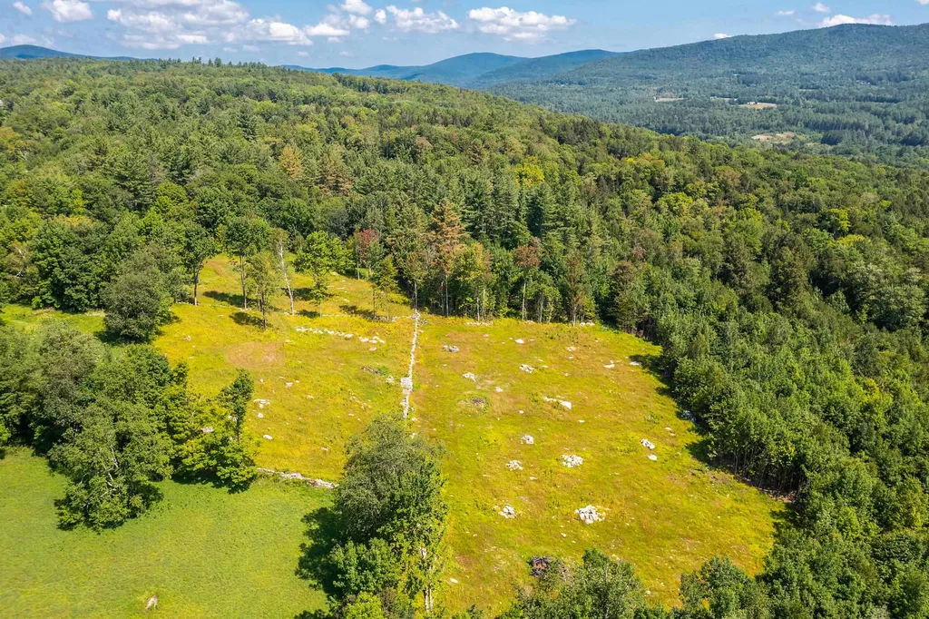 30 Hobart Road Londonderry VT 05148