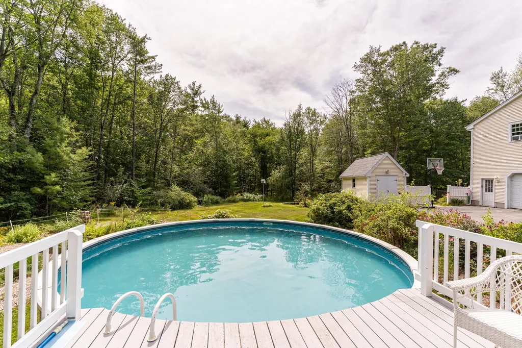 5 Nancy Lane Dover NH 03820