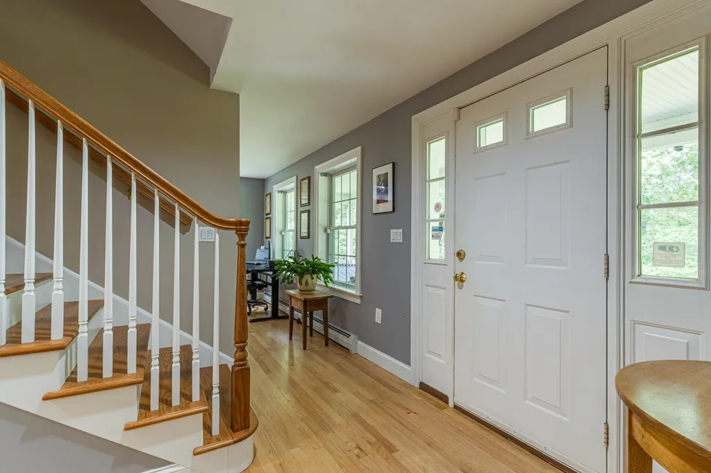 5 Nancy Lane Dover NH 03820