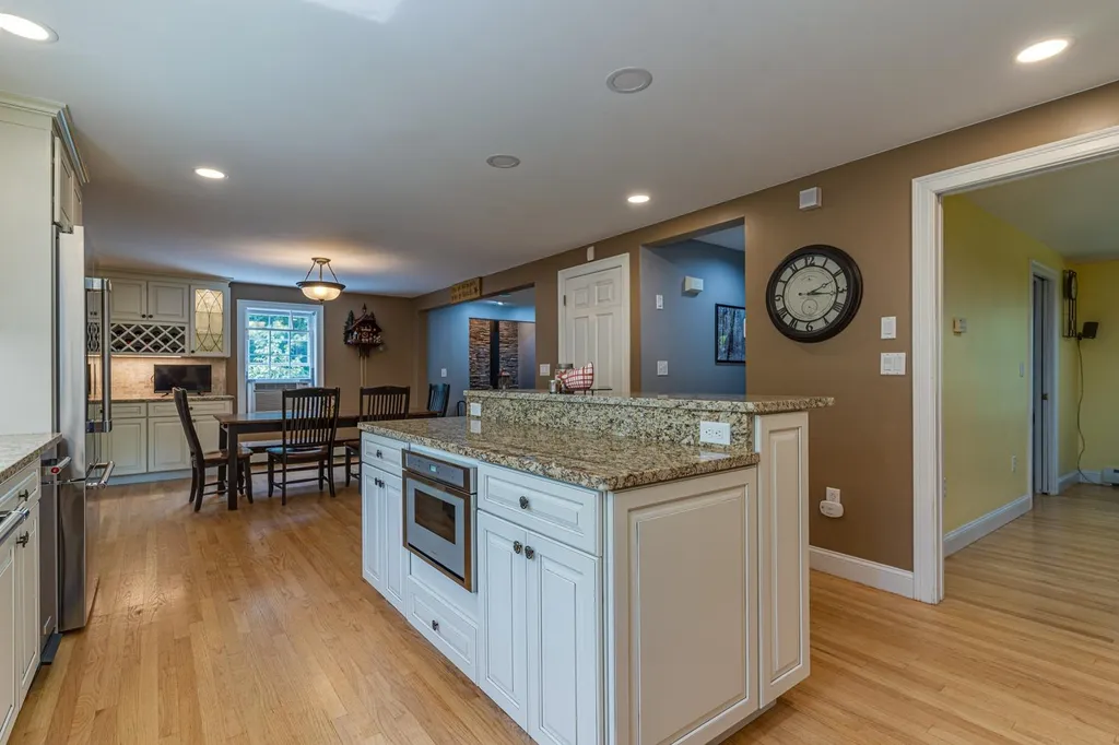 5 Nancy Lane Dover NH 03820