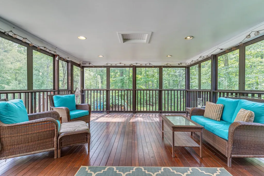5 Nancy Lane Dover NH 03820