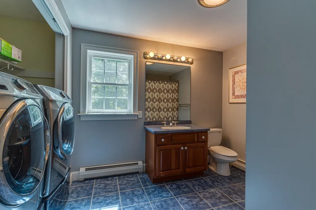5 Nancy Lane Dover NH 03820