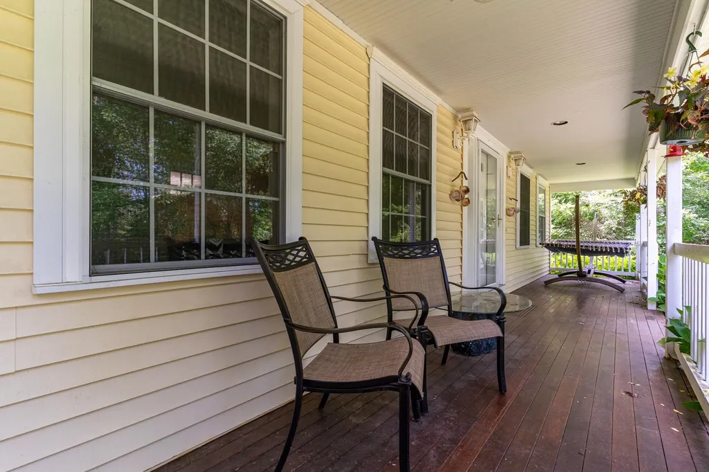 5 Nancy Lane Dover NH 03820