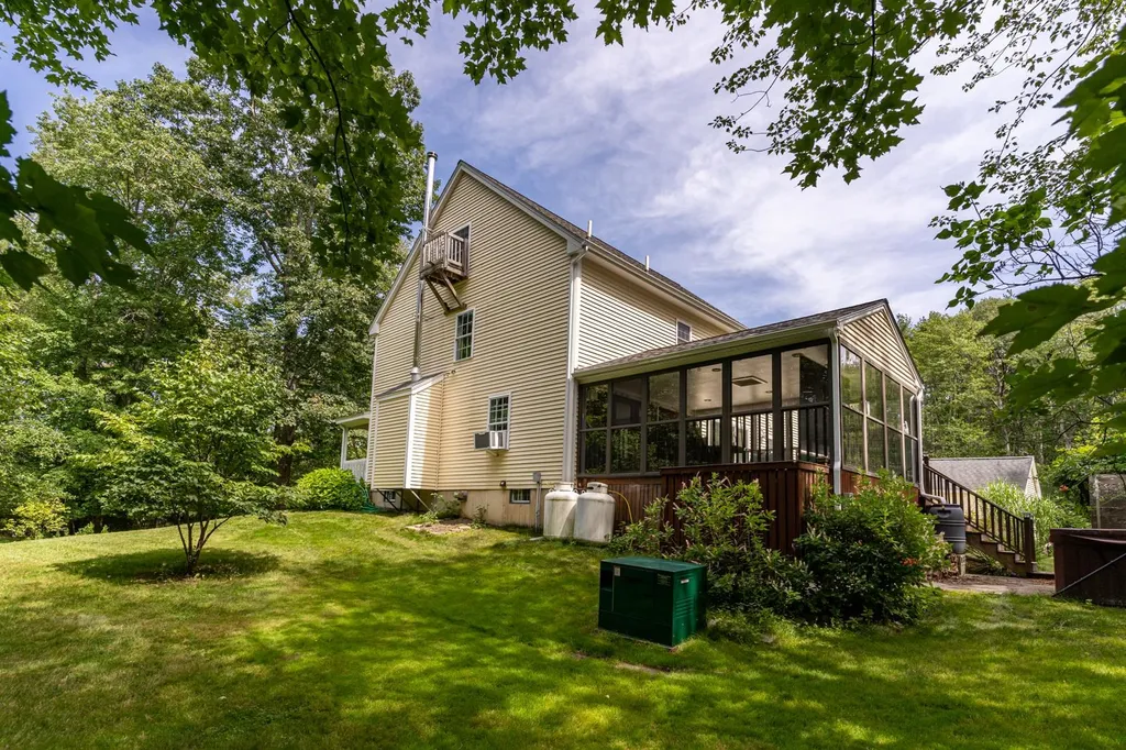 5 Nancy Lane Dover NH 03820