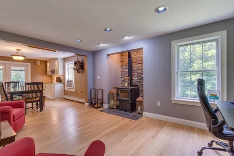 5 Nancy Lane Dover NH 03820