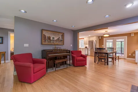 5 Nancy Lane Dover NH 03820