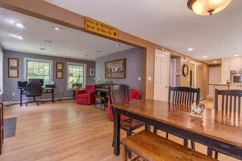 5 Nancy Lane Dover NH 03820