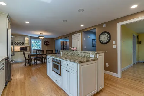 5 Nancy Lane Dover NH 03820