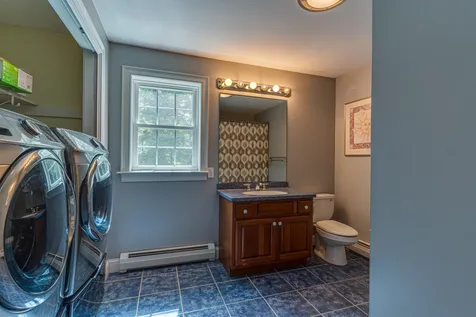 5 Nancy Lane Dover NH 03820