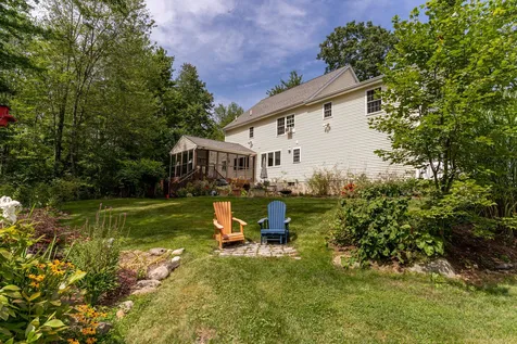 5 Nancy Lane Dover NH 03820