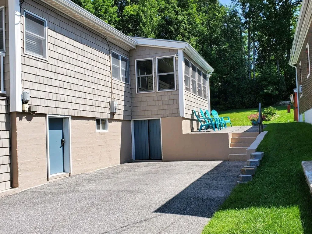 634 Howland Street Berlin NH 03570