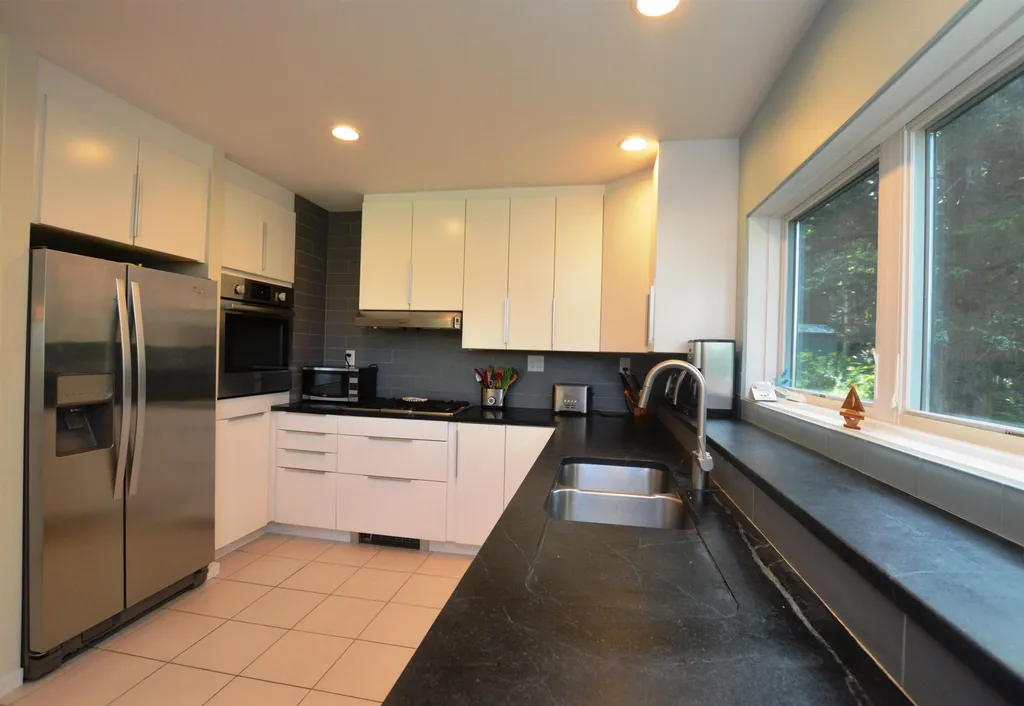 122 Island Farm Road Charlotte VT 05445