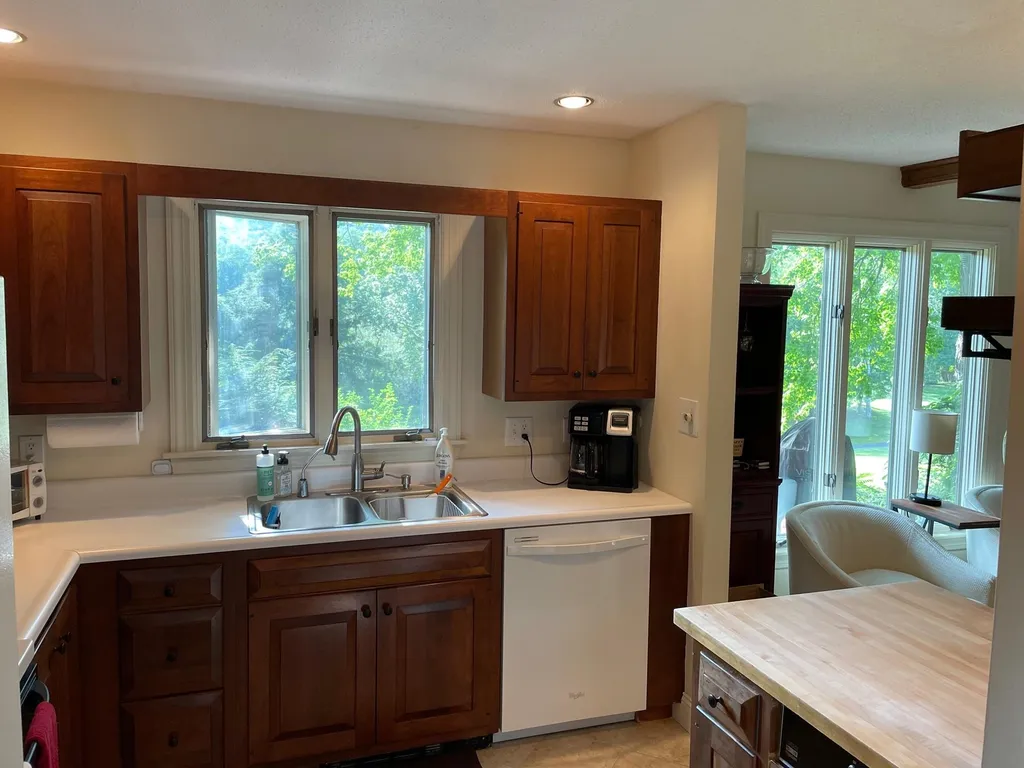 807 Murphy Road Hartford VT 05059