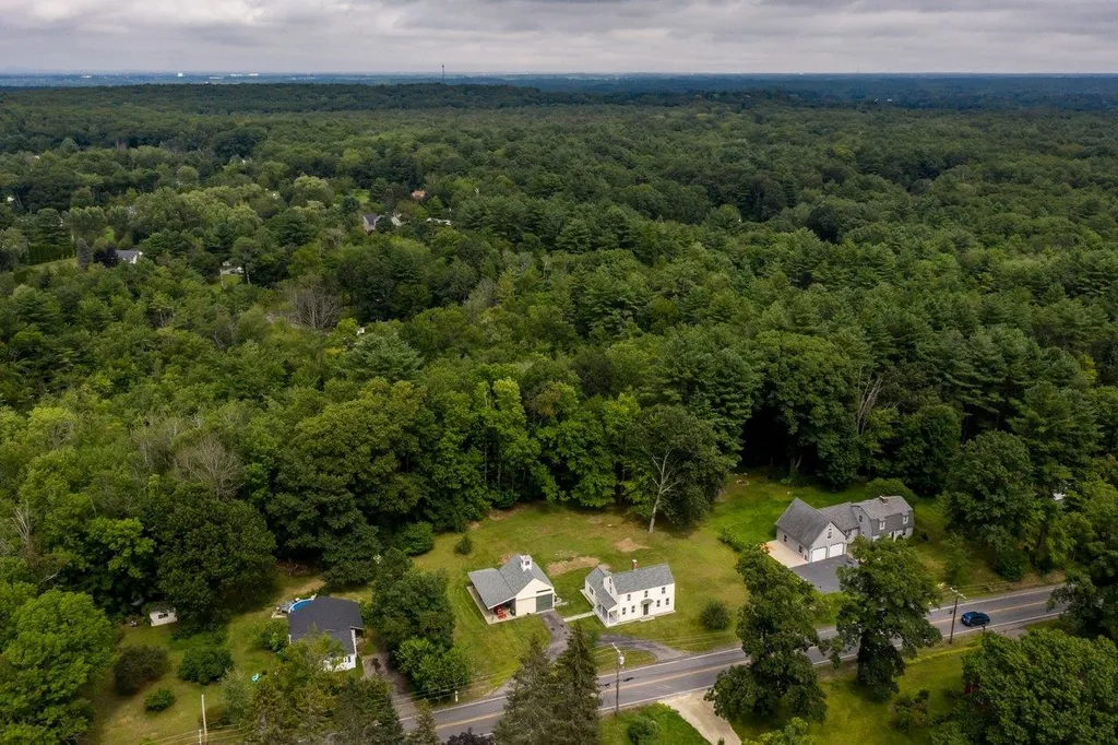 67 Winnicutt Road Stratham NH 03885
