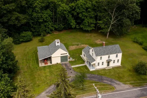 67 Winnicutt Road Stratham NH 03885