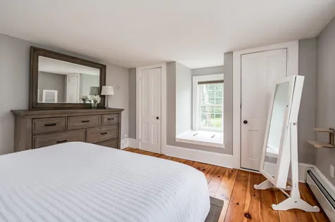 67 Winnicutt Road Stratham NH 03885