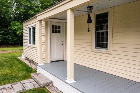 67 Winnicutt Road Stratham NH 03885