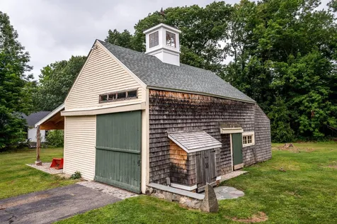 67 Winnicutt Road Stratham NH 03885