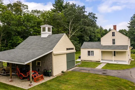 67 Winnicutt Road Stratham NH 03885