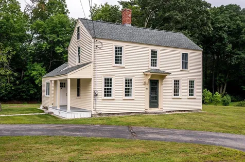 67 Winnicutt Road Stratham NH 03885