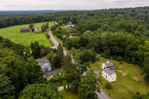67 Winnicutt Road Stratham NH 03885