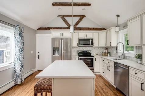 67 Winnicutt Road Stratham NH 03885