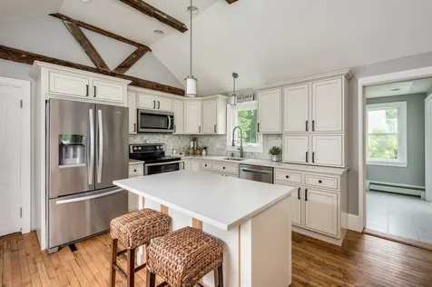 67 Winnicutt Road Stratham NH 03885