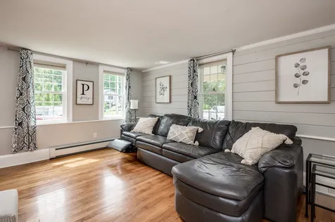 67 Winnicutt Road Stratham NH 03885