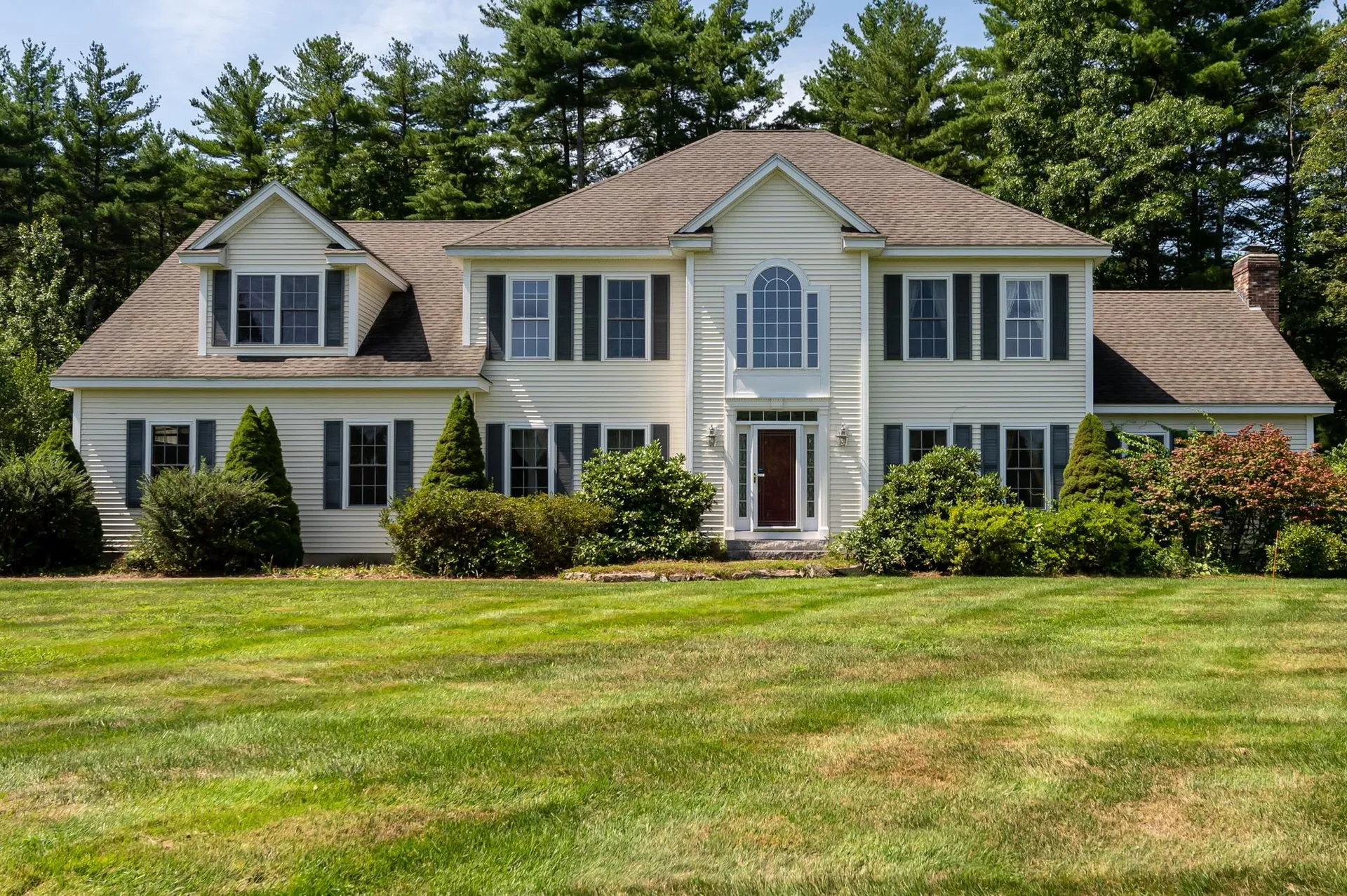 15 Karolina Lane Bedford NH 03110