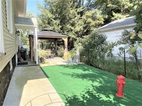 285 Pleasant Street Claremont NH 03743