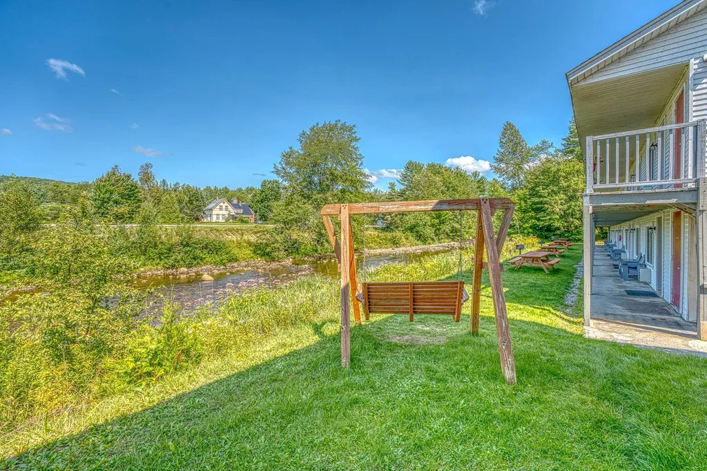 33 Dow Avenue Franconia NH 03580