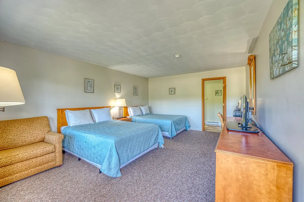 33 Dow Avenue Franconia NH 03580