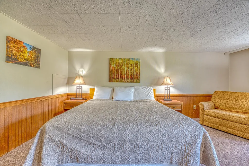 33 Dow Avenue Franconia NH 03580