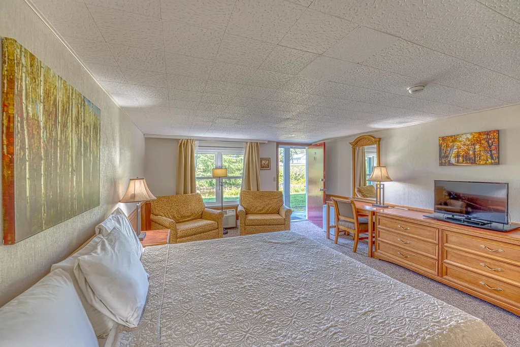 33 Dow Avenue Franconia NH 03580